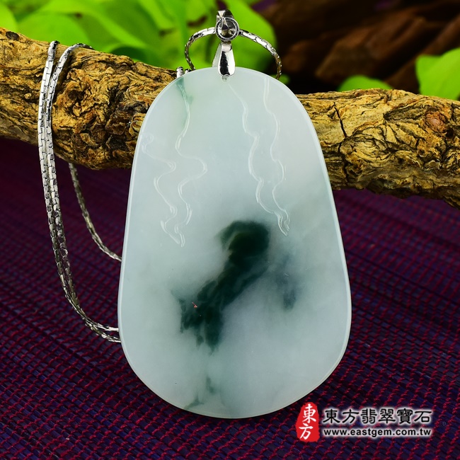寶瓶灑聖水觀世音菩薩背面照片（已出售勿下標，可訂做）翡翠觀音項鍊玉珮（觀世音菩薩，寶瓶觀音：觀音牌A貨翡翠觀音玉珮、緬甸玉觀音玉墜）。飄花細豆種觀音，GY-183。客製化訂做各種翡翠觀音吊墜玉珮項鍊。★附A貨翡翠雙證書