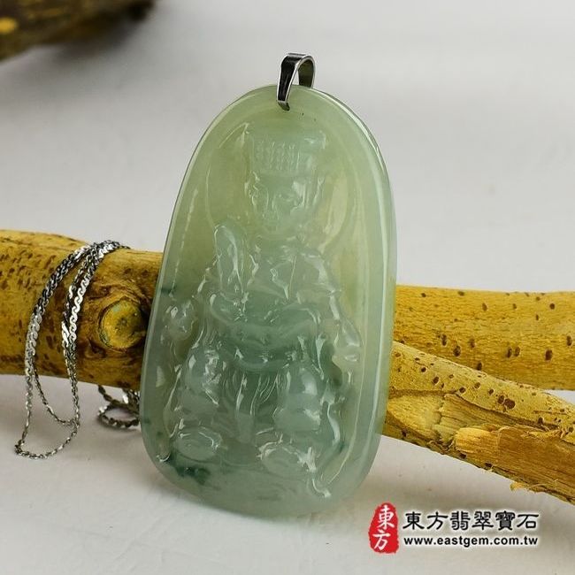 天上聖母/媽祖  右側照片 翡翠媽祖玉珮（A貨翡翠媽祖玉墜，緬甸玉媽祖項鍊）。淡綠細糯種，雕工精細，MD012。客製化訂做各種媽祖吊墜，手工玉雕和拋光。★附A貨翡翠雙證書