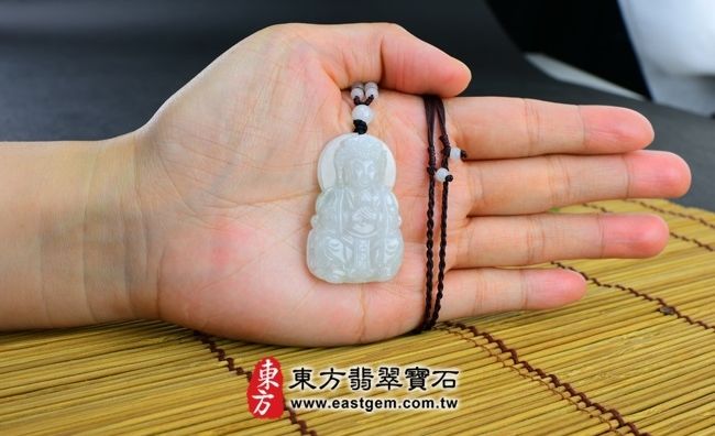 天上聖母/媽祖  大小示意照片 （已出售勿下標，可訂做）翡翠媽祖項鍊玉珮（天上聖母：媽祖牌A貨翡翠媽祖玉珮、緬甸玉媽祖玉墜）。糯冰種媽祖，MD020。客製化訂做各種翡翠媽祖吊墜玉珮項鍊。★附A貨翡翠雙證書