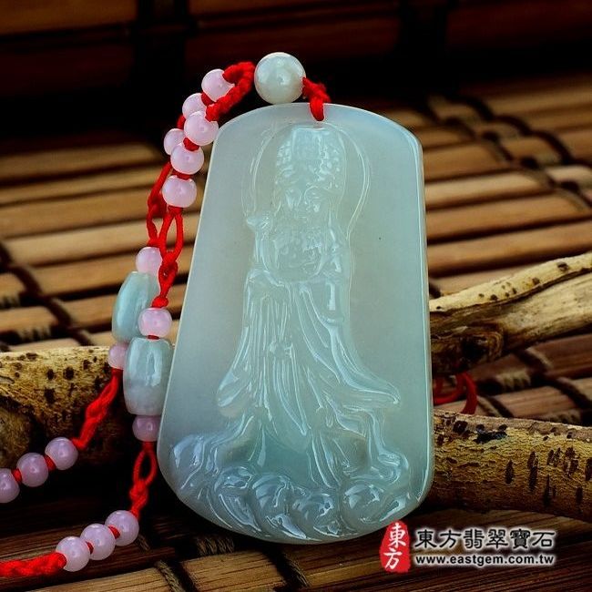天上聖母/媽祖  正面照片  （已出售勿下標，可訂做）翡翠天上聖母項鍊玉珮（天上聖母：天上聖母牌A貨翡翠天上聖母玉珮、緬甸玉天上聖母玉墜）。淡綠色細豆種，MD019。客製化訂做各種翡翠天上聖母吊墜玉珮項鍊。★附A貨翡翠雙證書
