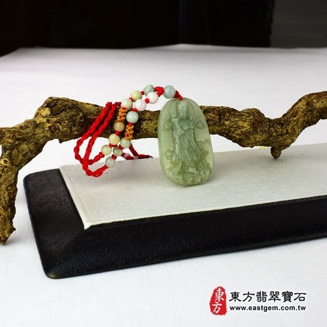天上聖母/媽祖  情境照片 （已售出勿下標，可訂做）翡翠媽祖項鍊玉珮（天上聖母：媽祖牌A貨翡翠媽祖玉珮、緬甸玉媽祖玉墜）。綠色細豆種媽祖，MD021。客製化訂做各種翡翠媽祖吊墜玉珮項鍊。★附A貨翡翠雙證書 