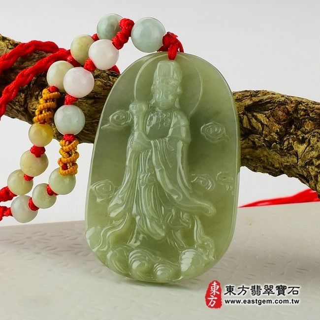 天上聖母/媽祖  右側照片 （已售出勿下標，可訂做）翡翠媽祖項鍊玉珮（天上聖母：媽祖牌A貨翡翠媽祖玉珮、緬甸玉媽祖玉墜）。綠色細豆種媽祖，MD021。客製化訂做各種翡翠媽祖吊墜玉珮項鍊。★附A貨翡翠雙證書 