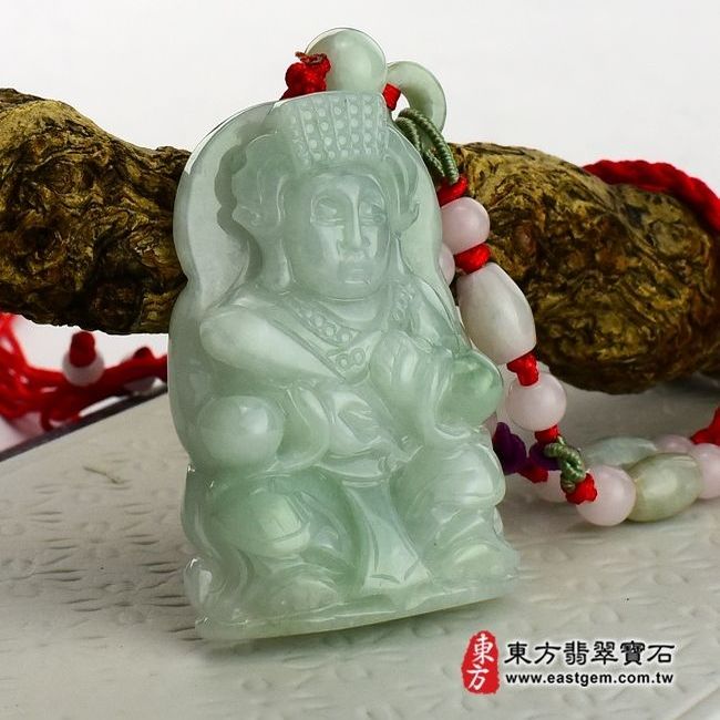 天上聖母/媽祖  左側照片  （已出售勿下標，可訂做）翡翠媽祖項鍊玉珮（天上聖母：媽祖牌A貨翡翠媽祖玉珮、緬甸玉媽祖玉墜）。淡綠糯豆種媽祖，MD023。客製化訂做各種翡翠媽祖吊墜玉珮項鍊。★附A貨翡翠雙證書