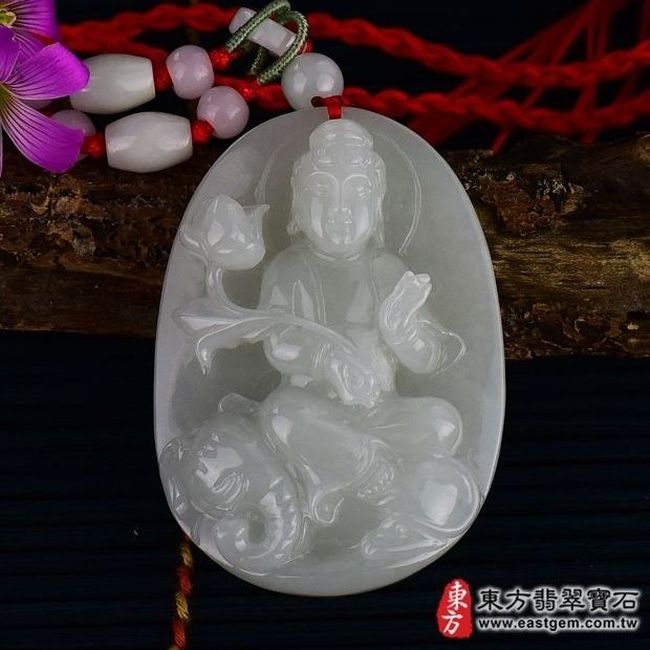 普賢菩薩  正面照片 （已售出勿下標，可訂做）翡翠普賢菩薩項鍊玉珮（遍吉菩薩：普賢菩薩牌A貨翡翠普賢菩薩玉珮、緬甸玉普賢菩薩玉墜）。淡綠細豆種普賢菩薩，BS017。客製化訂做各種翡翠普賢菩薩吊墜玉珮項鍊。★附A貨翡翠雙證書