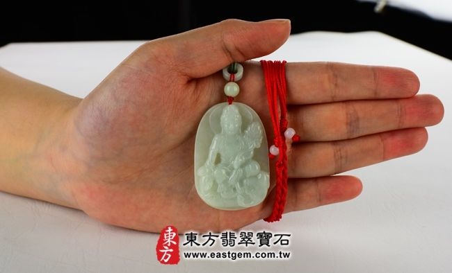 普賢菩薩  大小示意照片 （已出售勿下標，可訂做）翡翠普賢菩薩項鍊玉珮（遍吉菩薩：普賢菩薩牌A貨翡翠普賢菩薩玉珮、緬甸玉普賢菩薩玉墜）。淡綠細糯豆種普賢菩薩，BS016。客製化訂做各種翡翠普賢菩薩吊墜玉珮項鍊。★附A貨翡翠雙證書