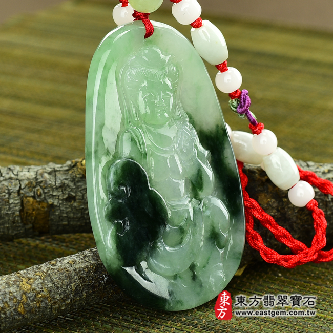 白衣觀世音菩薩  左側照片  （已出售勿下標，可訂做）翡翠觀音項鍊玉珮（觀世音菩薩，白衣觀音：觀音牌A貨翡翠觀音玉珮、緬甸玉觀音玉墜）。細糯種飄花觀音，GY080。客製化訂做各種翡翠觀音吊墜玉珮項鍊。★附A貨翡翠雙證書 