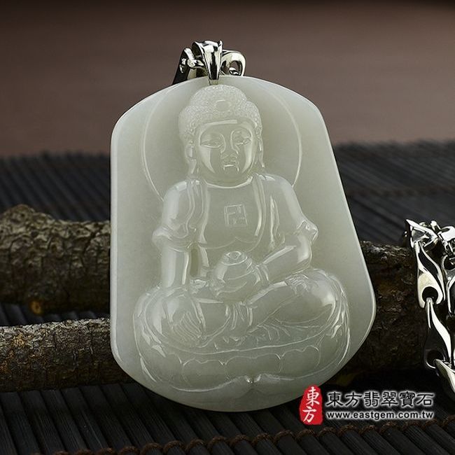 釋迦牟尼佛  左側照片 （已售出勿下標，可訂做）翡翠釋迦牟尼佛項鍊玉珮（佛祖：釋迦牟尼佛牌A貨翡翠釋迦牟尼佛玉珮、緬甸玉釋迦牟尼佛玉墜）。白翡，油青種釋迦牟尼佛，FD007。客製化訂做各種翡翠釋迦牟尼佛吊墜玉珮項鍊，★附A貨翡翠雙證書