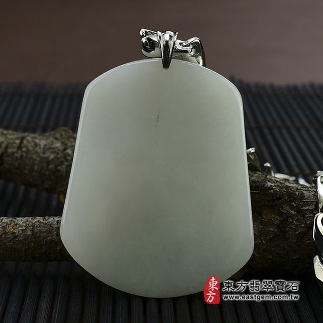 釋迦牟尼佛  背後照片 （已售出勿下標，可訂做）翡翠釋迦牟尼佛項鍊玉珮（佛祖：釋迦牟尼佛牌A貨翡翠釋迦牟尼佛玉珮、緬甸玉釋迦牟尼佛玉墜）。白翡，油青種釋迦牟尼佛，FD007。客製化訂做各種翡翠釋迦牟尼佛吊墜玉珮項鍊，★附A貨翡翠雙證書