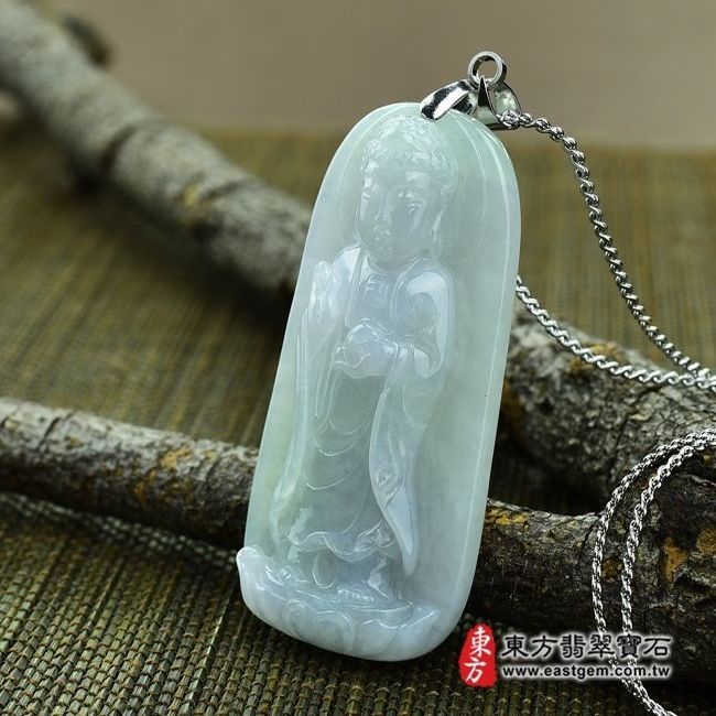 釋迦牟尼佛  右側照片 翡翠釋迦牟尼佛項鍊玉珮（佛祖：釋迦牟尼佛牌A貨翡翠釋迦牟尼佛玉珮、緬甸玉釋迦牟尼佛玉墜）。細糯豆種春帶彩釋迦牟尼佛，FD020。客製化訂做各種翡翠釋迦牟尼佛吊墜玉珮項鍊，★附A貨翡翠雙證書