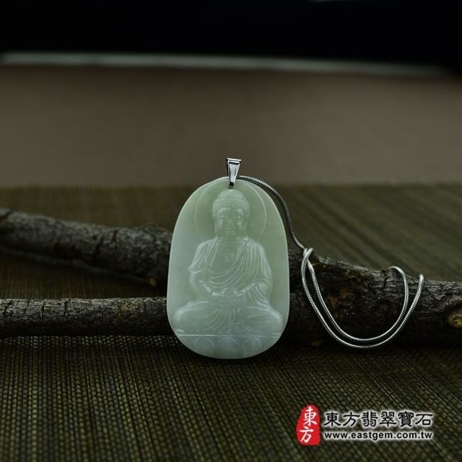 釋迦牟尼佛  情境照片 （已出售勿下標，可訂做）翡翠釋迦牟尼佛項鍊玉珮（佛祖：釋迦牟尼佛牌A貨翡翠釋迦牟尼佛玉珮、緬甸玉釋迦牟尼佛玉墜）。淡綠細豆種釋迦牟尼佛，FD024。客製化訂做各種翡翠釋迦牟尼佛吊墜玉珮項鍊，★附A貨翡翠雙證書