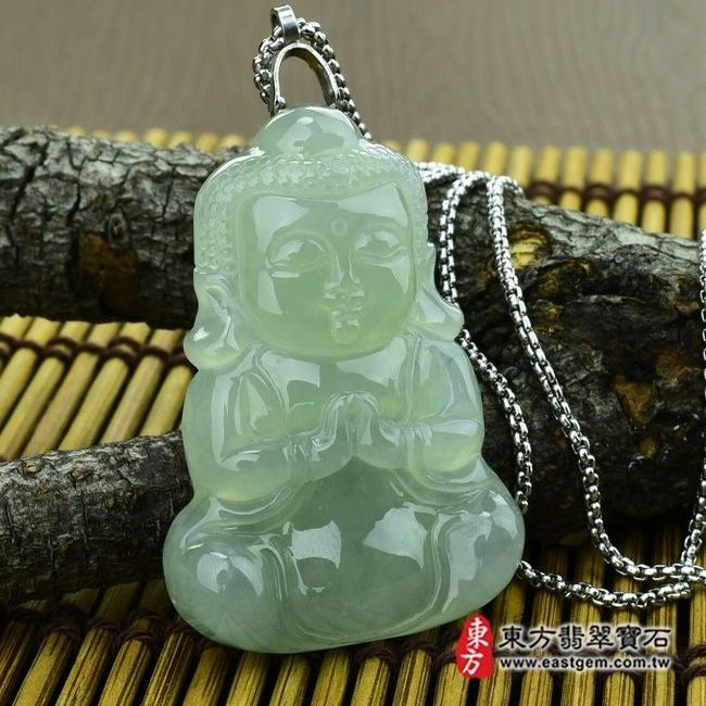 釋迦牟尼佛  左側照片（已出售勿下標，可訂做）翡翠釋迦牟尼佛項鍊玉珮（佛祖：釋迦牟尼佛牌A貨翡翠釋迦牟尼佛玉珮、緬甸玉釋迦牟尼佛玉墜）。淡綠細糯種釋迦牟尼佛，FD060。客製化訂做各種翡翠釋迦牟尼佛吊墜玉珮項鍊，★附A貨翡翠雙證書