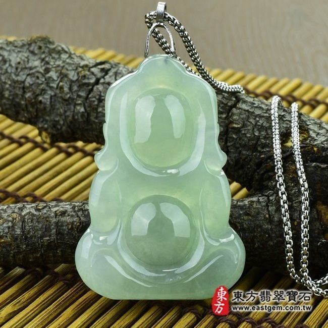 釋迦牟尼佛  背後照片 （已出售勿下標，可訂做）翡翠釋迦牟尼佛項鍊玉珮（佛祖：釋迦牟尼佛牌A貨翡翠釋迦牟尼佛玉珮、緬甸玉釋迦牟尼佛玉墜）。淡綠細糯種釋迦牟尼佛，FD060。客製化訂做各種翡翠釋迦牟尼佛吊墜玉珮項鍊，★附A貨翡翠雙證書