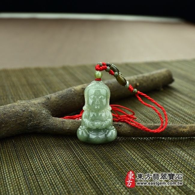 釋迦牟尼佛  情境照片 （已出售勿下標，可訂做）翡翠釋迦牟尼佛項鍊玉珮（佛祖：釋迦牟尼佛牌A貨翡翠釋迦牟尼佛玉珮、緬甸玉釋迦牟尼佛玉墜）。淡綠糯種油青釋迦牟尼佛，FD084。客製化訂做各種翡翠釋迦牟尼佛吊墜玉珮項鍊。★附A貨翡翠雙證書
