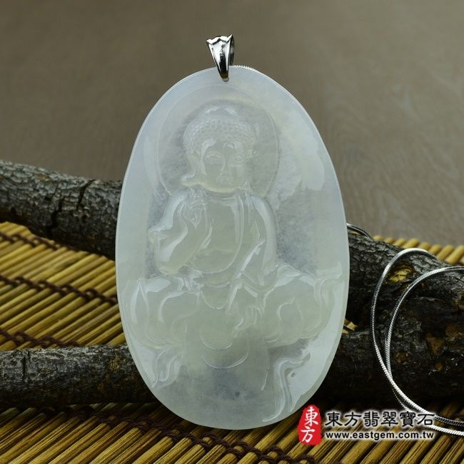 釋迦牟尼佛  正面照片 翡翠釋迦牟尼佛項鍊玉珮（佛祖：釋迦牟尼佛牌A貨翡翠釋迦牟尼佛玉珮、緬甸玉釋迦牟尼佛玉墜）。糯冰種釋迦牟尼佛，FD015。客製化訂做各種翡翠釋迦牟尼佛吊墜玉珮項鍊。★附A貨翡翠雙證書