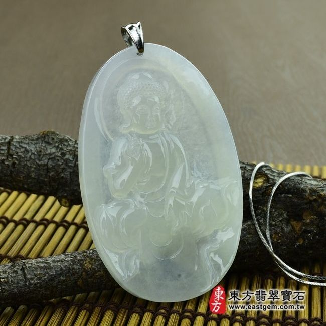 釋迦牟尼佛  左側照片翡翠釋迦牟尼佛項鍊玉珮（佛祖：釋迦牟尼佛牌A貨翡翠釋迦牟尼佛玉珮、緬甸玉釋迦牟尼佛玉墜）。糯冰種釋迦牟尼佛，FD015。客製化訂做各種翡翠釋迦牟尼佛吊墜玉珮項鍊。★附A貨翡翠雙證書