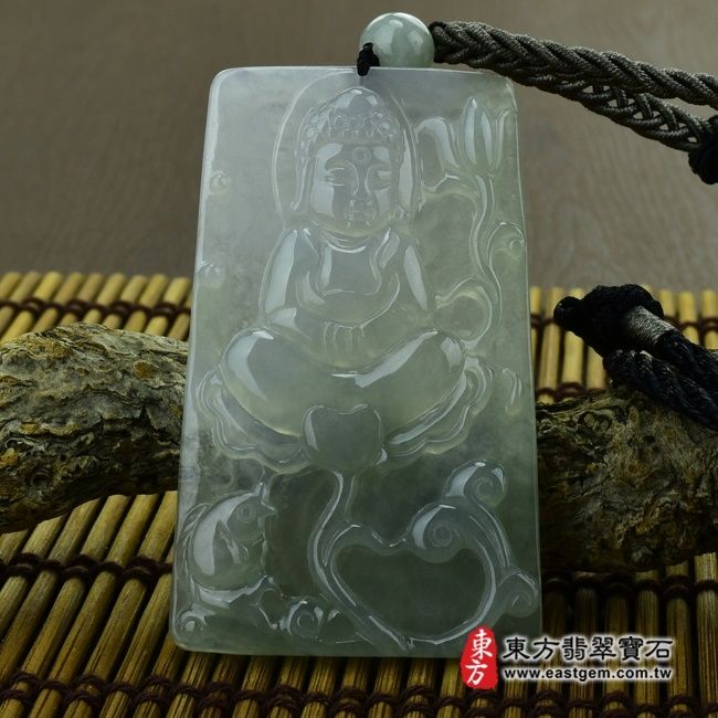 釋迦牟尼佛  正面照片  翡翠釋迦牟尼佛項鍊玉珮（佛祖：釋迦牟尼佛牌A貨翡翠釋迦牟尼佛玉珮、緬甸玉釋迦牟尼佛玉墜）。糯冰種釋迦牟尼佛，FD019。客製化訂做各種翡翠釋迦牟尼佛吊墜玉珮項鍊。★附A貨翡翠雙證書