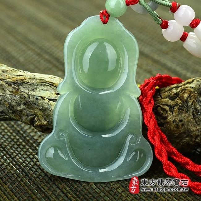 釋迦牟尼佛  背面照片  （已出售勿下標，可訂做）翡翠釋迦牟尼佛項鍊玉珮（佛祖：釋迦牟尼佛牌A貨翡翠釋迦牟尼佛玉珮、緬甸玉釋迦牟尼佛玉墜）。綠色細糯種釋迦牟尼佛，FD064。客製化訂做各種翡翠釋迦牟尼佛吊墜玉珮項鍊。★附A貨翡翠雙證書