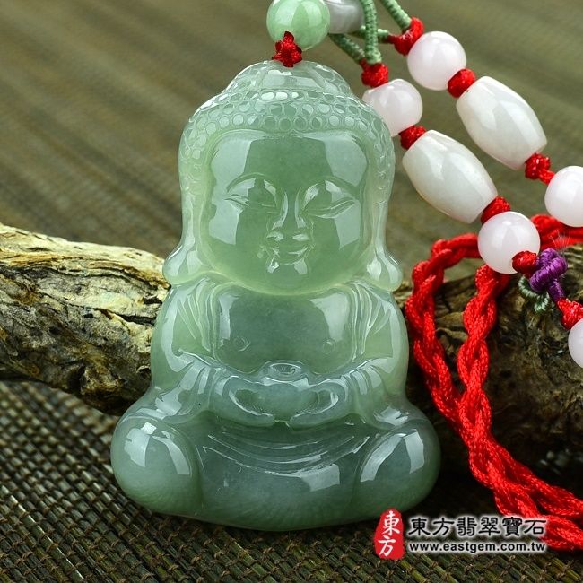 釋迦牟尼佛  正面照片  （已出售勿下標，可訂做）翡翠釋迦牟尼佛項鍊玉珮（佛祖：釋迦牟尼佛牌A貨翡翠釋迦牟尼佛玉珮、緬甸玉釋迦牟尼佛玉墜）。綠色細糯種釋迦牟尼佛，FD064。客製化訂做各種翡翠釋迦牟尼佛吊墜玉珮項鍊。★附A貨翡翠雙證書