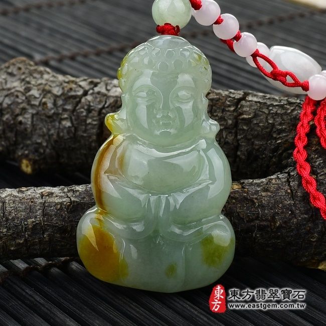 釋迦牟尼佛  正面照片  （已出售勿下標，可訂做）翡翠釋迦牟尼佛項鍊玉珮（佛祖：釋迦牟尼佛牌A貨翡翠釋迦牟尼佛玉珮、緬甸玉釋迦牟尼佛玉墜）。細豆種帶黃翡釋迦牟尼佛，FD011。客製化訂做各種翡翠釋迦牟尼佛吊墜玉珮項鍊。★附A貨翡翠雙證書