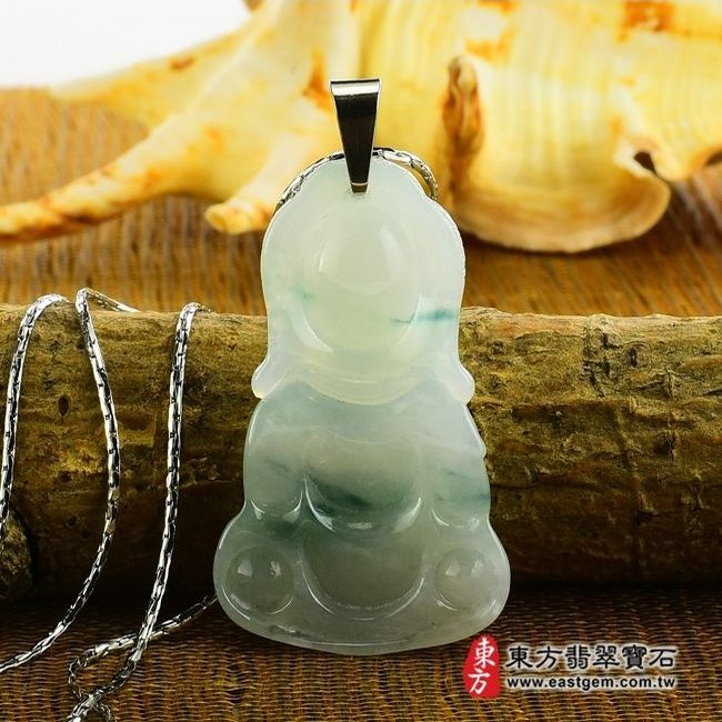 釋迦牟尼佛  背面照片 （已售出勿下標，可訂做）翡翠釋迦牟尼佛項鍊玉珮（佛祖：釋迦牟尼佛牌A貨翡翠釋迦牟尼佛玉珮、緬甸玉釋迦牟尼佛玉墜）。細糯種飄綠花釋迦牟尼佛，FD083。客製化訂做各種翡翠釋迦牟尼佛吊墜玉珮項鍊。★附A貨翡翠雙證書