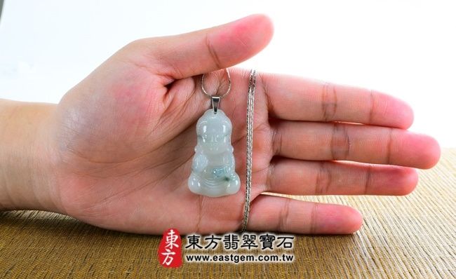 釋迦牟尼佛  大小示意照片（已售出勿下標，可訂做）翡翠釋迦牟尼佛項鍊玉珮（佛祖：釋迦牟尼佛牌A貨翡翠釋迦牟尼佛玉珮、緬甸玉釋迦牟尼佛玉墜）。細糯種飄綠花釋迦牟尼佛，FD083。客製化訂做各種翡翠釋迦牟尼佛吊墜玉珮項鍊。★附A貨翡翠雙證書