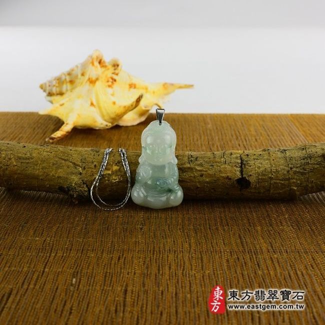 釋迦牟尼佛  情境照片（已售出勿下標，可訂做）翡翠釋迦牟尼佛項鍊玉珮（佛祖：釋迦牟尼佛牌A貨翡翠釋迦牟尼佛玉珮、緬甸玉釋迦牟尼佛玉墜）。細糯種飄綠花釋迦牟尼佛，FD083。客製化訂做各種翡翠釋迦牟尼佛吊墜玉珮項鍊。★附A貨翡翠雙證書