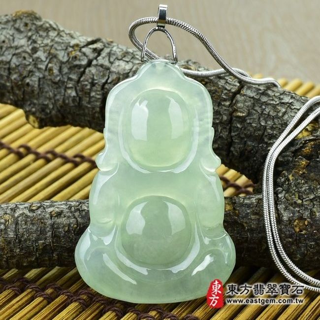 釋迦牟尼佛 背面照片 翡翠釋迦牟尼佛項鍊玉珮（佛祖：釋迦牟尼佛牌A貨翡翠釋迦牟尼佛玉珮、緬甸玉釋迦牟尼佛玉墜）。淡綠細糯種釋迦牟尼佛，FD081。客製化訂做各種翡翠釋迦牟尼佛吊墜玉珮項鍊。★附A貨翡翠雙證書