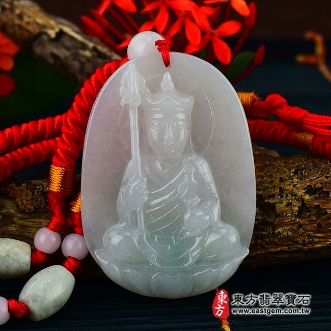 地藏王菩薩  正面照片  （已售出勿下標，可訂做）翡翠地藏王菩薩項鍊玉珮（地藏王菩薩：地藏王菩薩牌A貨翡翠地藏王菩薩玉珮、緬甸玉地藏王菩薩玉墜）。淺綠細糯種地藏王菩薩，DY003。客製化訂做各種翡翠地藏王菩薩吊墜玉珮項鍊。★附A貨翡翠雙證書 