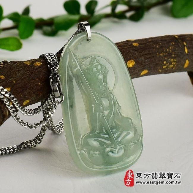 地藏王菩薩  左側照片（已出售勿下標，可訂做）翡翠地藏王菩薩項鍊玉珮（地藏王菩薩：地藏王菩薩牌A貨翡翠地藏王菩薩玉珮、緬甸玉地藏王菩薩玉墜）。油青細糯種地藏王菩薩，DY005。客製化訂做各種翡翠地藏王菩薩吊墜玉珮項鍊。★附A貨翡翠雙證書 