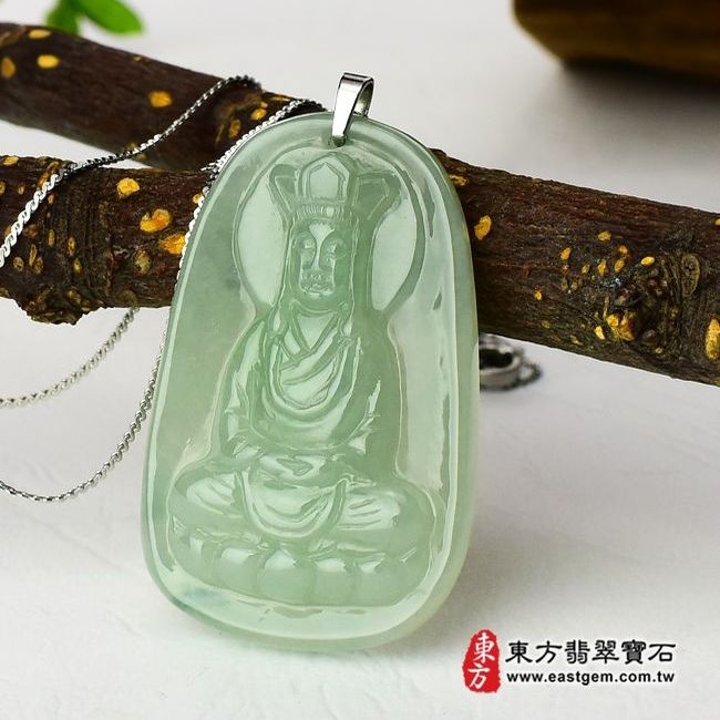 地藏王菩薩  右側照片 （已出售勿下標，可訂做）翡翠地藏王菩薩項鍊玉珮（地藏王菩薩：地藏王菩薩牌A貨翡翠地藏王菩薩玉珮、緬甸玉地藏王菩薩玉墜）。淺綠細糯種地藏王菩薩，DY006。客製化訂做各種翡翠地藏王菩薩吊墜玉珮項鍊。★附A貨翡翠雙證書