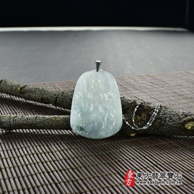 文殊菩薩  情境照片 （已出售勿下標，可訂做）翡翠文殊菩薩項鍊玉珮（文殊菩薩：文殊菩薩牌A貨翡翠文殊菩薩玉珮、緬甸玉文殊菩薩玉墜）。白綠色細糯種文殊菩薩，WS011。客製化訂做各種翡翠文殊菩薩吊墜玉珮項鍊，★附A貨翡翠雙證書
