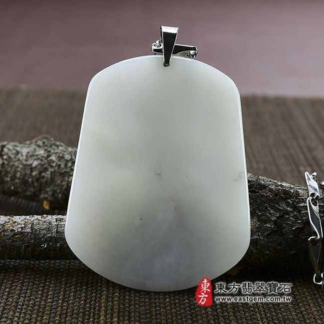 文殊菩薩  背面照片 （已售出勿下標，可訂做）翡翠文殊菩薩項鍊玉珮（文殊菩薩：文殊菩薩牌A貨翡翠文殊菩薩玉珮、緬甸玉文殊菩薩玉墜）。白翡細豆種文殊菩薩，WS001。客製化訂做各種翡翠文殊菩薩吊墜玉珮項鍊。★附A貨翡翠雙證書