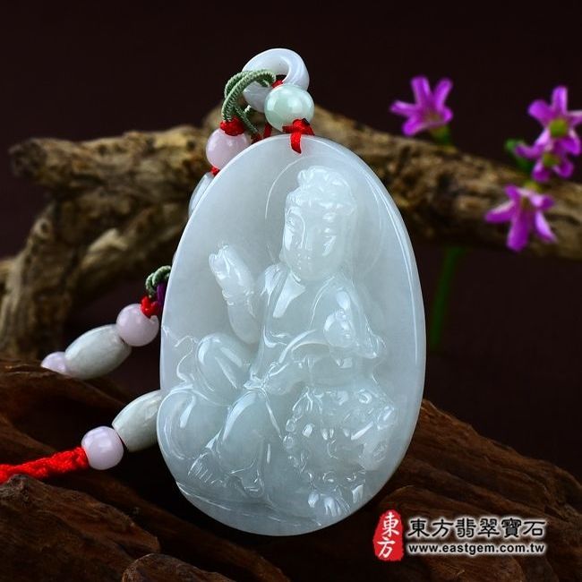 文殊菩薩  右側照片 （已出售勿下標，可訂做）翡翠文殊菩薩項鍊玉珮（文殊菩薩：文殊菩薩牌A貨翡翠文殊菩薩玉珮、緬甸玉文殊菩薩玉墜）。淡綠糯豆種文殊菩薩，WS005。客製化訂做各種翡翠文殊菩薩吊墜玉珮項鍊。★附A貨翡翠雙證書  