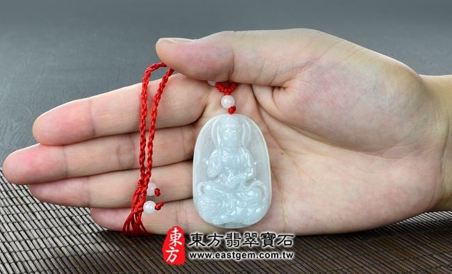 文殊菩薩  大小示意照片 （已出售勿下標，可訂做）翡翠文殊菩薩項鍊玉珮（文殊菩薩：文殊菩薩牌A貨翡翠文殊菩薩玉珮、緬甸玉文殊菩薩玉墜）。糯種白色文殊菩薩，WS015。客製化訂做各種翡翠文殊菩薩吊墜玉珮項鍊。★附A貨翡翠雙證書