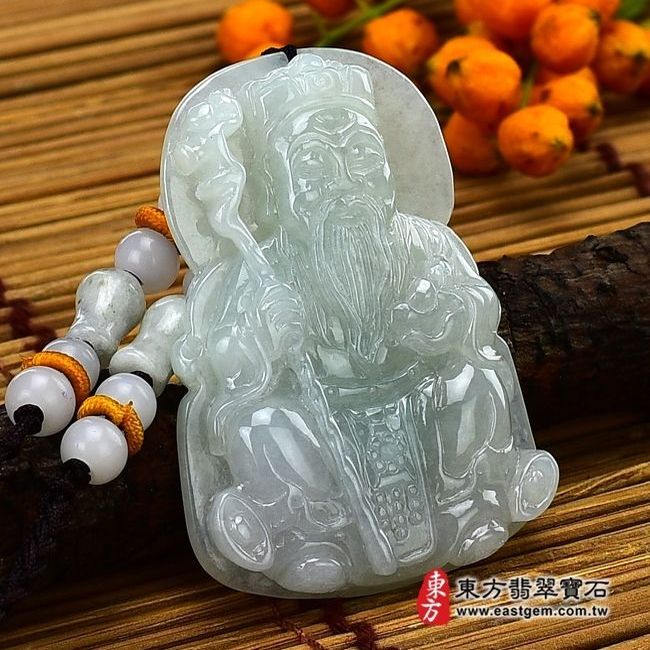 土地公福德正神  左側照片 翡翠土地公項鍊玉珮（福德正神：土地公牌A貨翡翠土地公玉珮、緬甸玉土地公玉墜）。細糯種土地公，TD014。客製化訂做各種翡翠土地公吊墜玉珮項鍊。★附A貨翡翠雙證書