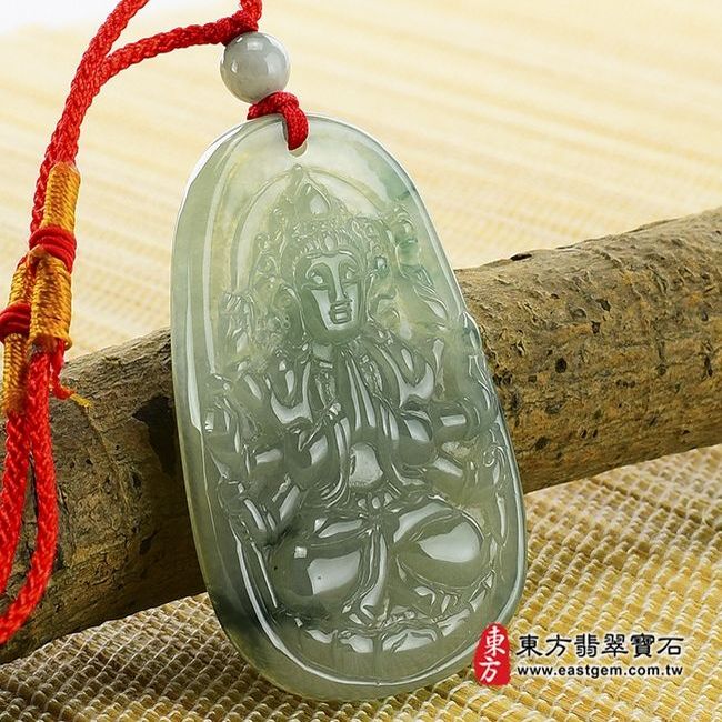 千手觀音  左側照片 翡翠千手觀音項鍊玉珮（千手觀音：千手觀音牌A貨翡翠千手觀音玉珮、緬甸玉千手觀音玉墜）。細糯飄花千手觀音，LH008。客製化訂做各種翡翠千手觀音吊墜玉珮項鍊。★附A貨翡翠雙證書 