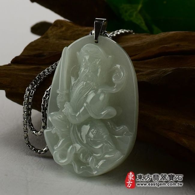 玄天大帝/玄天上帝  右側照片 （已售出勿下標，可訂做）翡翠玄天上帝項鍊玉珮（玄天上帝：玄天上帝牌A貨翡翠玄天上帝玉珮、緬甸玉玄天上帝玉墜）。淡綠色細豆種玄天上帝，KG046。客製化訂做各種翡翠玄天上帝吊墜玉珮項鍊。★附A貨翡翠雙證書 