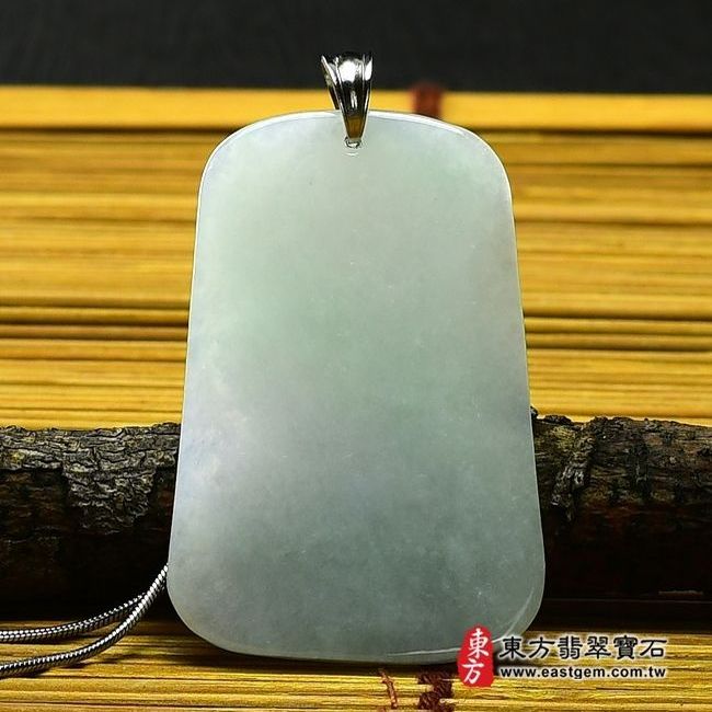 玄天上帝  背後照片 （已售出勿下標，可訂做）翡翠玄天上帝項鍊玉珮（玄天上帝：玄天上帝牌A貨翡翠玄天上帝玉珮、緬甸玉玄天上帝玉墜）。糯冰種玄天上帝，ST006。客製化訂做各種翡翠玄天上帝吊墜玉珮項鍊。★附A貨翡翠雙證書 