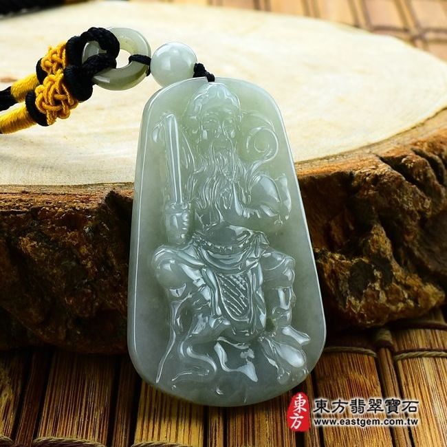 玄天上帝  左側照片 （已出售勿下標，可訂做）翡翠玄天上帝項鍊玉珮（玄天上帝：玄天上帝牌A貨翡翠玄天上帝玉珮、緬甸玉玄天上帝玉墜）。綠色細豆種玄天上帝，ST008。客製化訂做各種翡翠玄天上帝吊墜玉珮項鍊。★附A貨翡翠雙證書 