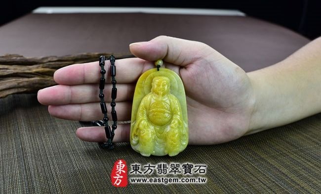 玄天上帝  實際大小示意照片 （已售出勿下標，可訂做）翡翠玄天上帝項鍊玉珮（玄天上帝：玄天上帝牌A貨翡翠玄天上帝玉珮、緬甸玉玄天上帝玉墜）。黃翡翠玄天上帝，ST009。客製化訂做各種翡翠玄天上帝吊墜玉珮項鍊。★附A貨翡翠雙證書