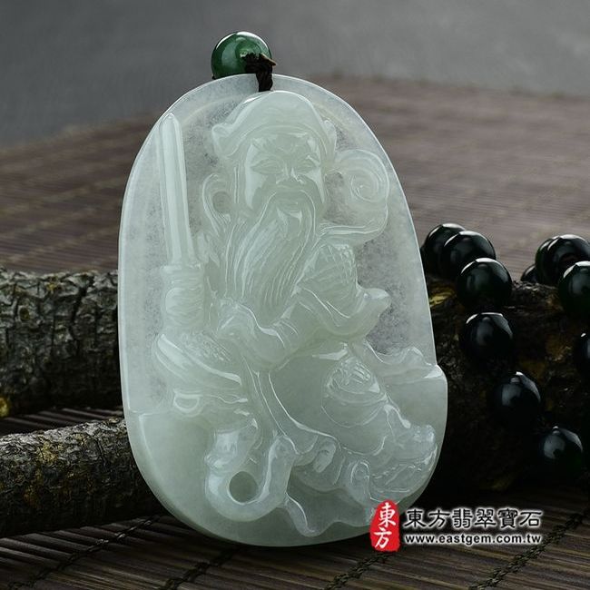 玄天上帝  左側照片 （已售出勿下標，可訂做）翡翠玄天上帝項鍊玉珮（玄天上帝：玄天上帝牌A貨翡翠玄天上帝玉珮、緬甸玉玄天上帝玉墜）。淡綠細糯種，微冰種玄天上帝，ST012。客製化訂做各種翡翠玄天上帝吊墜玉珮項鍊。★附A貨翡翠雙證書 