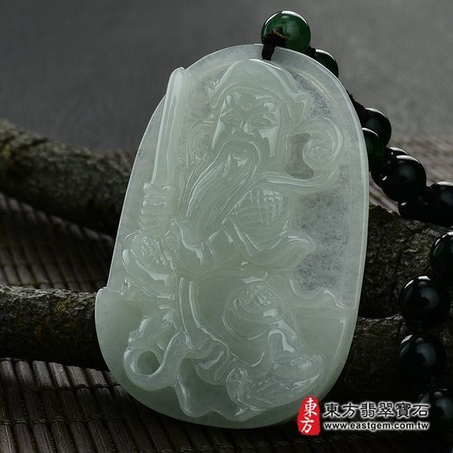 玄天上帝  右側照片 （已售出勿下標，可訂做）翡翠玄天上帝項鍊玉珮（玄天上帝：玄天上帝牌A貨翡翠玄天上帝玉珮、緬甸玉玄天上帝玉墜）。淡綠細糯種，微冰種玄天上帝，ST012。客製化訂做各種翡翠玄天上帝吊墜玉珮項鍊。★附A貨翡翠雙證書 