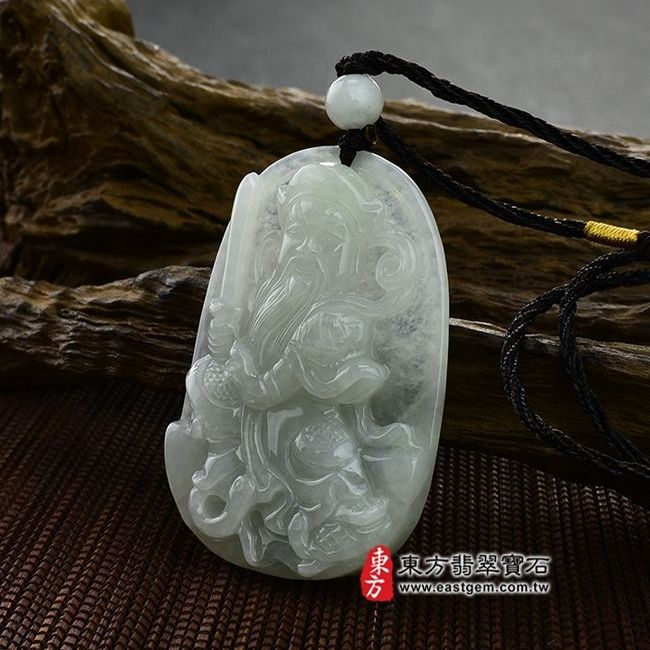 玄天上帝  右側照片 （已出售勿下標，可訂做）翡翠玄天上帝項鍊玉珮（玄天上帝：玄天上帝牌A貨翡翠玄天上帝玉珮、緬甸玉玄天上帝玉墜）。淡綠細糯種，微冰種玄天上帝，ST011。客製化訂做各種翡翠玄天上帝吊墜玉珮項鍊。★附A貨翡翠雙證書 