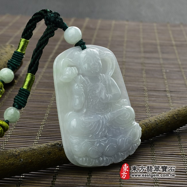 蓮花三太子哪吒(中壇元帥)右側照片 （已售出勿下標，可訂做）翡翠哪吒三太子項鍊玉珮（中壇元帥、哪吒：哪吒三太子牌A貨翡翠三太子玉珮、緬甸玉哪吒三太子玉墜）。糯種春帶彩三太子，TT043。客製化訂做各種翡翠哪吒三太子吊墜玉珮項鍊。★附A貨翡翠雙證書
