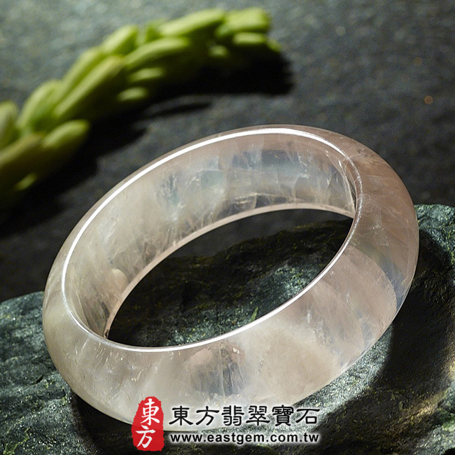 冰種粉晶天然手鐲玉鐲平面照片 （已售出勿下標，可訂做）冰種粉晶手鐲、粉晶手鐲。（粉色，半透光，圓鐲18，PI003）。客製化訂做各種冰種粉晶手鐲、粉晶手鐲。★附東方翡翠寶石雙證書