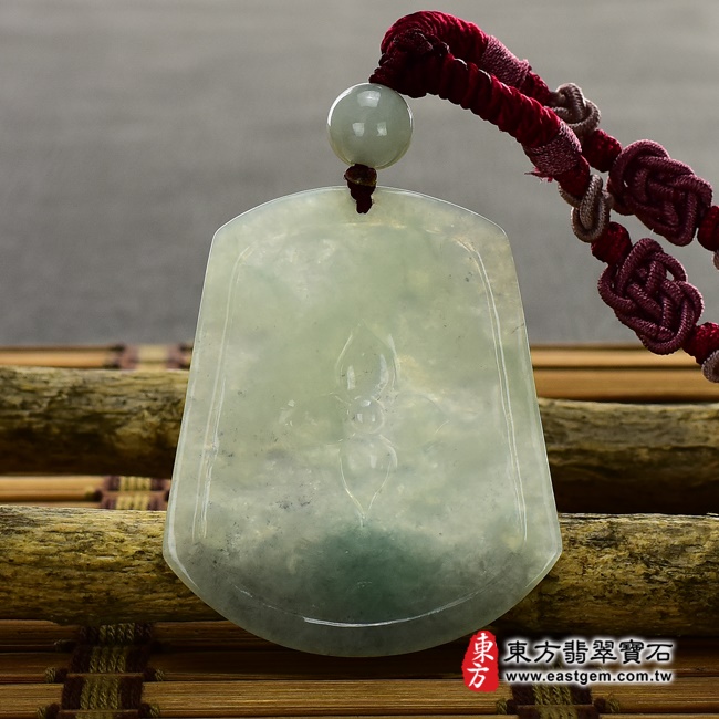 龍項鍊玉珮背面照片   翡翠龍項鍊玉珮（畫龍點睛、招財富貴龍：龍牌A貨翡翠龍玉珮、緬甸玉龍玉墜、龍十二生肖項鍊）。綠色糯種龍，DR191。客製化訂做各種翡翠龍吊墜玉珮項鍊。★附A貨翡翠雙證書.jpg