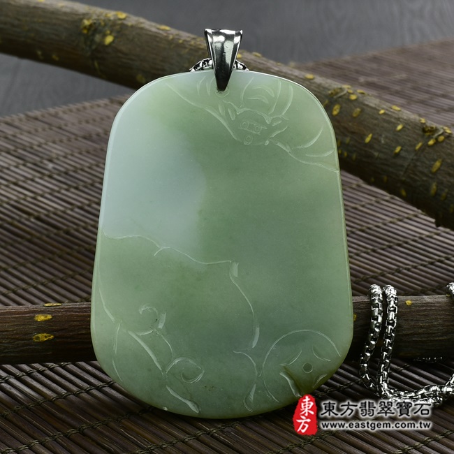 飛騰游龍 背面照片 （已出售勿下標，可訂做）翡翠龍項鍊玉珮（飛騰游龍：龍牌A貨翡翠龍玉珮、緬甸玉龍玉墜）。糯種龍，DR145。客製化訂做各種翡翠龍吊墜玉珮項鍊。★附A貨翡翠雙證書