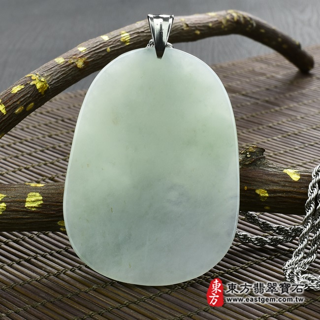 飛龍在天 背面照片 （已出售勿下標，可訂做）翡翠龍項鍊玉珮（飛龍在天：龍牌A貨翡翠龍玉珮、緬甸玉龍玉墜）。糯種龍，DR-146。客製化訂做各種翡翠龍吊墜玉珮項鍊。★附A貨翡翠雙證書  
