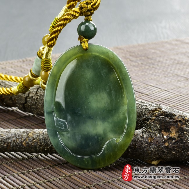 飛騰游龍 背面照片 （已出售勿下標，可訂做）翡翠龍項鍊玉珮（飛騰游龍：龍牌A貨翡翠龍玉珮、緬甸玉龍玉墜）。糯種油青帶黃翡龍，DR-155。客製化訂做各種翡翠龍吊墜玉珮項鍊。★附A貨翡翠雙證書  