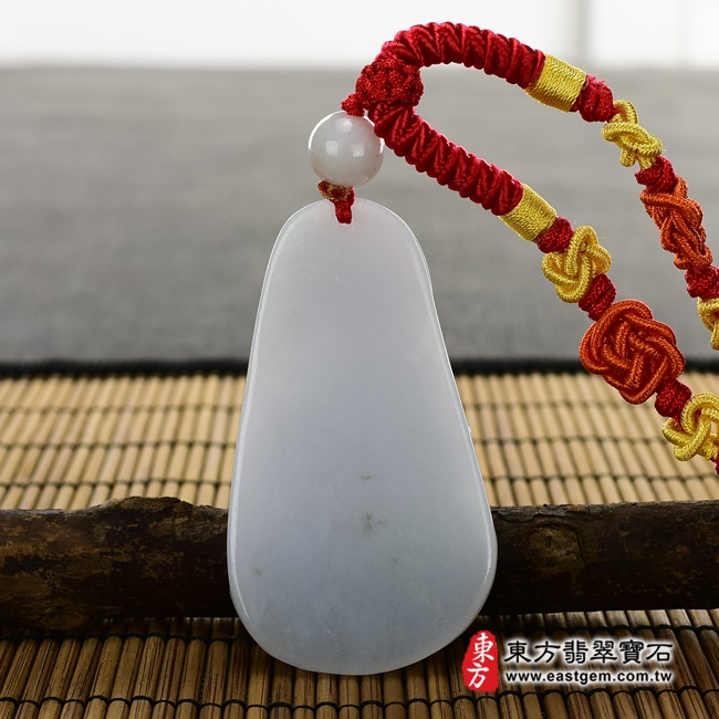 翡翠觀音項鍊玉珮背面照片 （已出售勿下標，可訂做）翡翠觀音項鍊玉珮（觀世音菩薩：觀音牌A貨翡翠觀音玉珮、緬甸玉觀音玉墜）。細糯種翡翠觀音，GY369。客製化訂做各種翡翠觀音吊墜玉珮項鍊。★附A貨翡翠雙證書